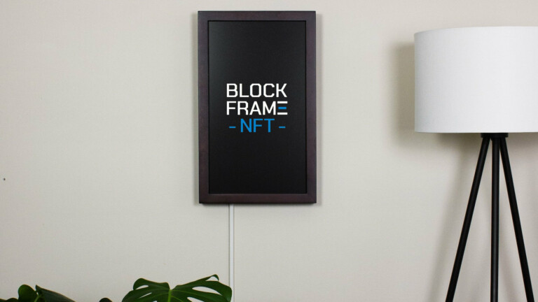 BlockFrameNFT GM1 NFT display offers a high-quality wooden frame in 2 sleek colors