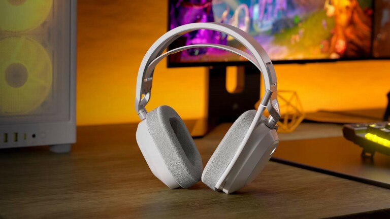 CORSAIR HS80 MAX custom-tuned gaming headset unleashes premium gamer-friendly audio