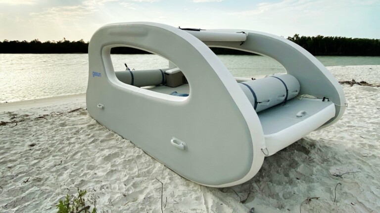 GoSun Elcat Solar electric boat has an all-electric design and runs on grid or solar power