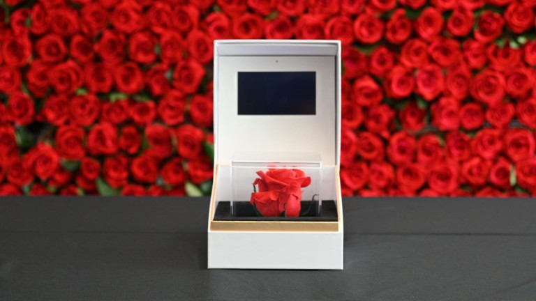 Empress Floral personalized forever rose gift box is a unique way to show your love