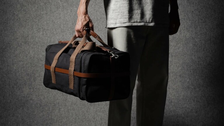 hardgraft All Set Vintage Duffle Bags give you ample space and convenient pockets