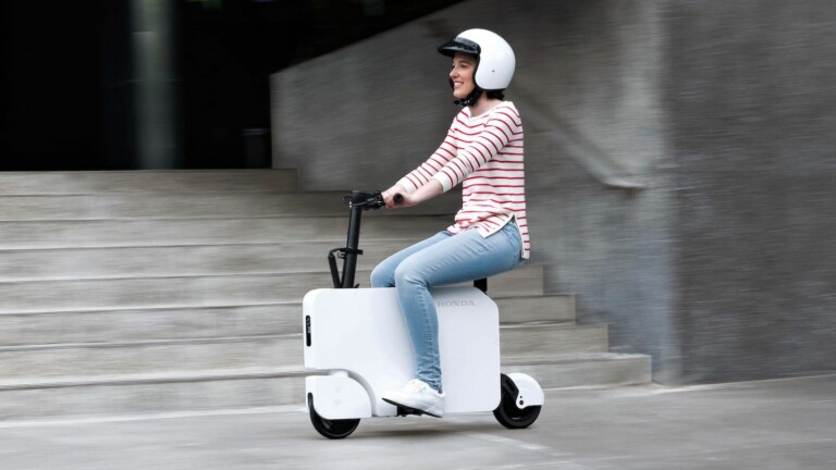 Honda Motocompacto all-electric personal vehicle has a fun-to-ride, 80s-inspired design