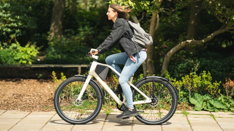 LEMMO ONE all-terrain eBike lets you explore your city and surroundings with flexibility