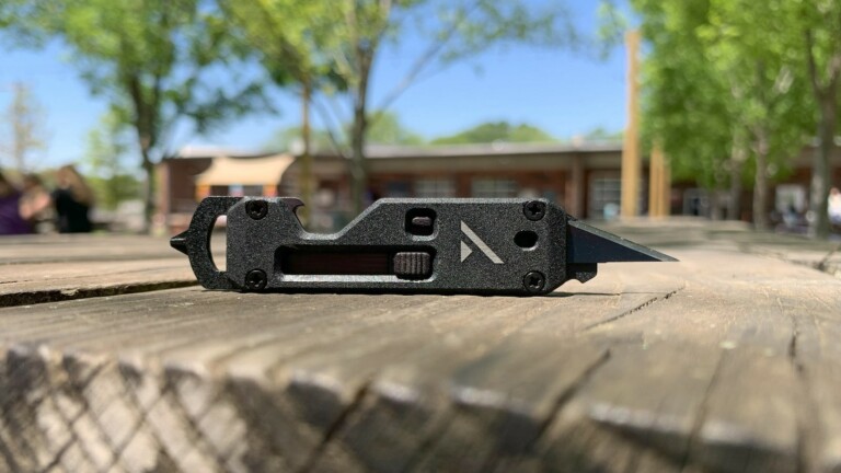 Lever Gear Edge XT retractable blade multitool is easy to carry on your keychain or bag