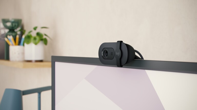 Logitech BRIO 100 Full HD 1080p webcam helps you look and sound your best online