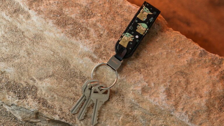 Orbitkey Star Wars Loop Keychain – Grogu has a quick-release keyring for easy removal