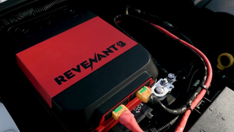 REVENANT B smart car jump-starter restarts your vehicle in 1 minute without external power