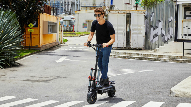 Teewing X5 6000W dual-motor electric kick scooter reaches up to 60 miles per hour
