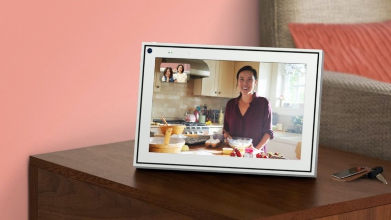 The best smart displays for videoconferencing with your family and friends