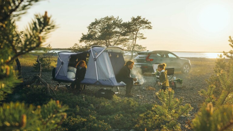 Thule Outset hitch-mounted tent is sleek and modern but withstands the elements, too